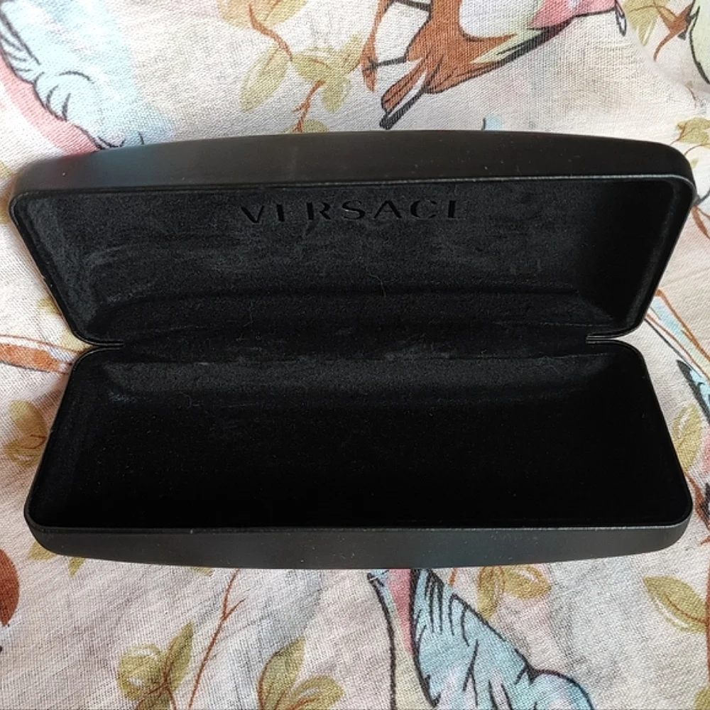VERSACE Large Oversized Black Eyeglass Sunglasses Case & Cleaning Cloth *FLAW* - Picture 4 of 12